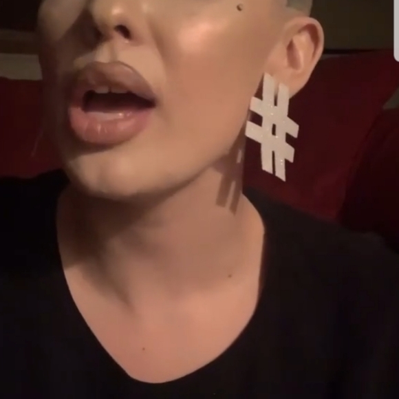 Hashtag earrings - Picture 2 of 12